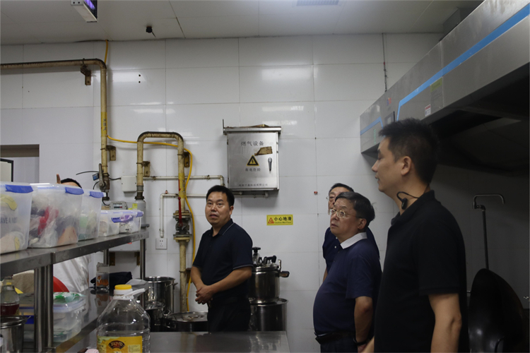 省供銷社黨組成員、理事會副主任向偉益帶隊(duì)檢查指導(dǎo)棉麻集團(tuán)安全生產(chǎn)工作